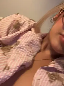 Snapshot of saliha_pinky_ chatting on 01.10.26 saliha pinky online show from 01.10.26