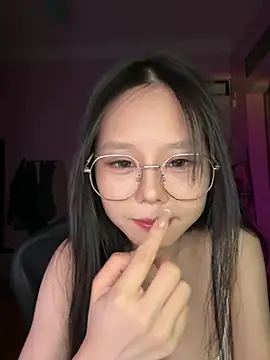 Snapshot of Kiee-lee chatting on 07.21.26 Kiee-lee online show from 07.21.26