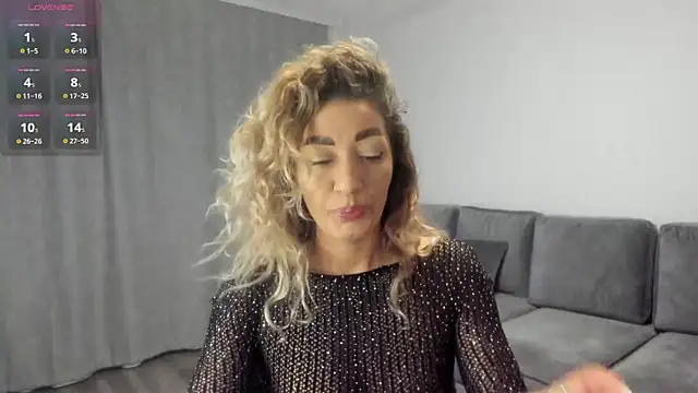 Snapshot of rossana_doll chatting on 01.19.26 rossana doll online show from 01.19.26