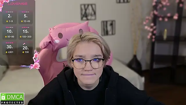 Snapshot of Megan_Lora chatting on 11.23.25 Megan Lora online show from 11.23.25