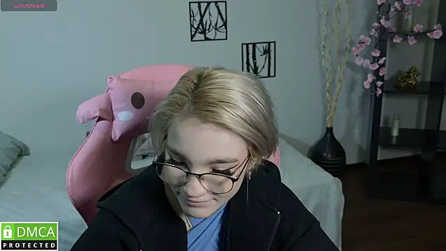 Snapshot of Megan_Lora chatting on 01.07.26 Megan Lora online show from 01.07.26