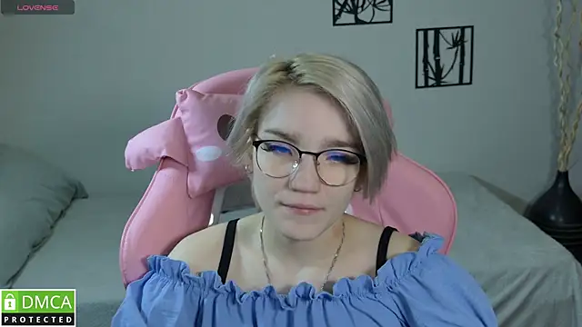 Snapshot of Megan_Lora chatting on 01.11.26 Megan Lora online show from 01.11.26