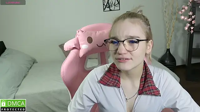 Snapshot of Megan_Lora chatting on 01.15.26 Megan Lora online show from 01.15.26