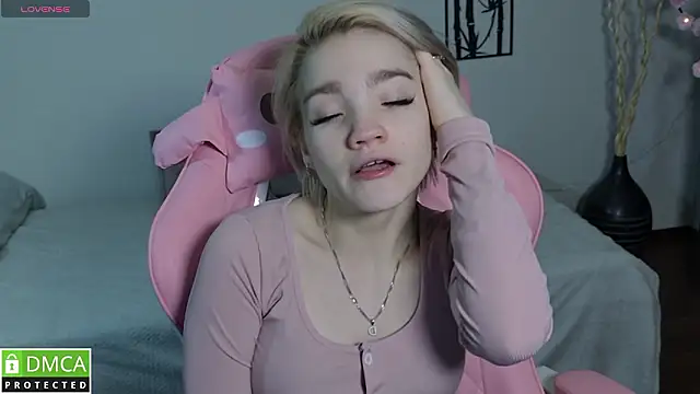 Snapshot of Megan_Lora chatting on 01.17.26 Megan Lora online show from 01.17.26