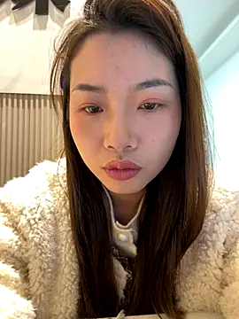 Snapshot of GYYoo chatting on 11.24.25 GYYoo online show from 11.24.25