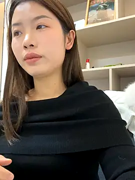 Snapshot of GYYoo chatting on 12.16.25 GYYoo online show from 12.16.25