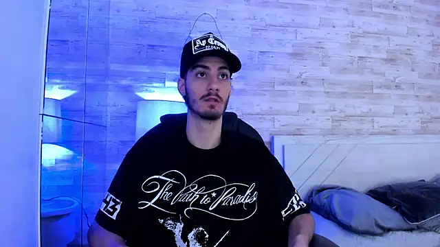 Snapshot of Emir_Ozan_ chatting on 01.06.26 Emir Ozan online show from 01.06.26