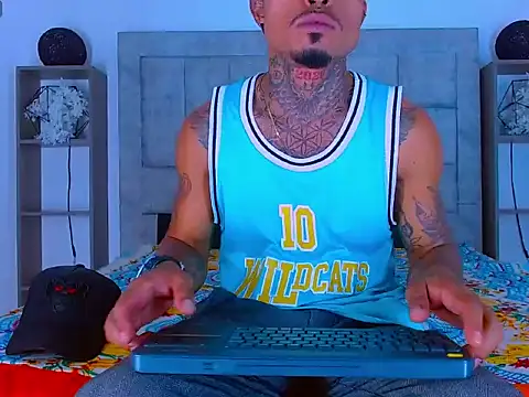 Hot Latino x online show from 02.20.26