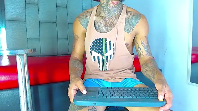 Hot Latino x online show from 03.18.26