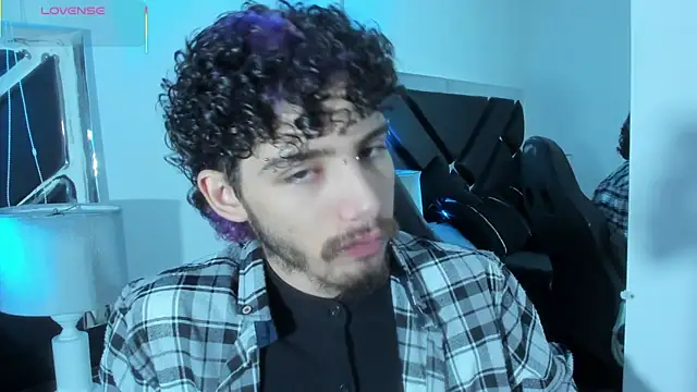 Snapshot of JojoBraando chatting on 12.16.25 JojoBraando online show from 12.16.25