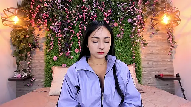 Snapshot of kittyMelvis chatting on 12.17.25 kittyMelvis online show from 12.17.25