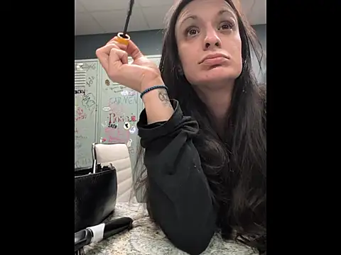 Snapshot of LexiLuxi chatting on 01.09.26 LexiLuxi online show from 01.09.26