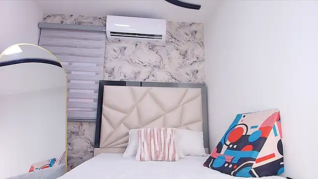 Snapshot of lili_jhonson chatting on 11.28.25 lili jhonson online show from 11.28.25