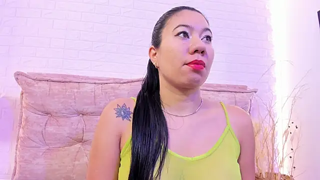 lunaa hart online show from 04.30.26