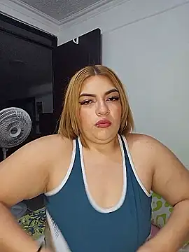 Snapshot of mila_curvy chatting on 01.14.26 mila curvy online show from 01.14.26