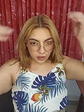 Snapshot of mila_curvy chatting on 01.16.26 mila curvy online show from 01.16.26