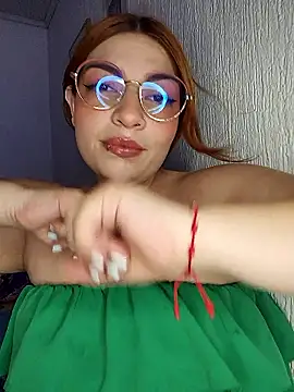 Snapshot of mila_curvy chatting on 03.26.26 mila curvy online show from 03.26.26