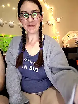 Snapshot of LaylaLucis chatting on 03.27.26 LaylaLucis online show from 03.27.26