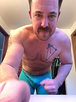 Snapshot of jubelale chatting on 11.30.25 jubelale online show from 11.30.25