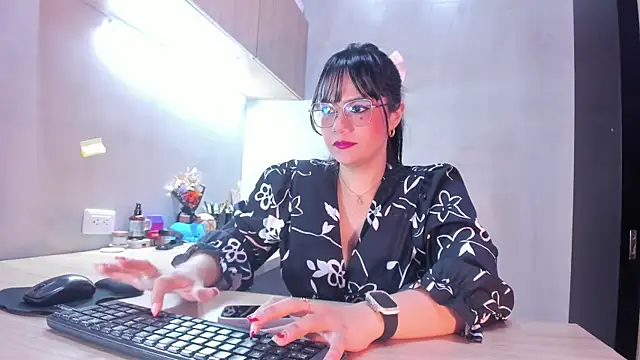 Snapshot of Haylenpark chatting on 05.17.26 Haylenpark online show from 05.17.26