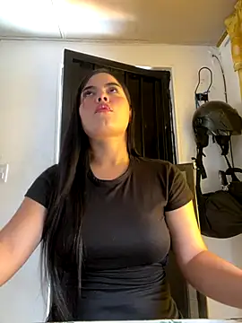 Snapshot of Marilyn_Monrou chatting on 12.15.25 Marilyn Monrou online show from 12.15.25