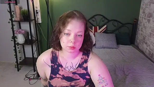 Snapshot of Vlada_vv chatting on 07.15.26 Vlada vv online show from 07.15.26