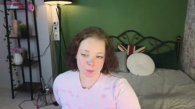 Snapshot of Vlada_vv chatting on 07.17.26 Vlada vv online show from 07.17.26