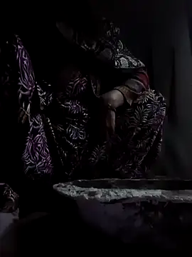 Snapshot of Sunenabhabh chatting on 12.21.25 Sunenabhabh online show from 12.21.25