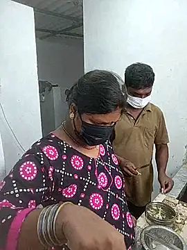 Snapshot of Desicouple1706 chatting on 01.11.26 Desicouple1706 online show from 01.11.26