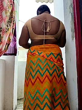 Snapshot of Desicouple1706 chatting on 01.17.26 Desicouple1706 online show from 01.17.26