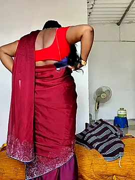 Snapshot of Desicouple1706 chatting on 04.07.26 Desicouple1706 online show from 04.07.26