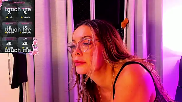 Snapshot of venus_desired260669 chatting on 11.27.25 venus desired260669 online show from 11.27.25