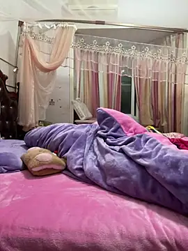 Snapshot of tianwei2567 chatting on 12.18.25 tianwei2567 online show from 12.18.25