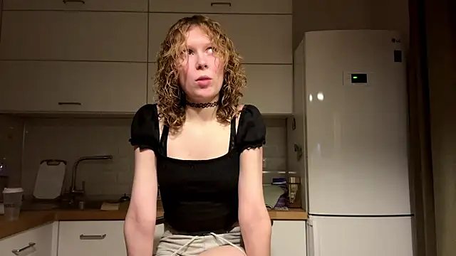 Snapshot of ElfriedaZwack chatting on 01.05.26 ElfriedaZwack online show from 01.05.26