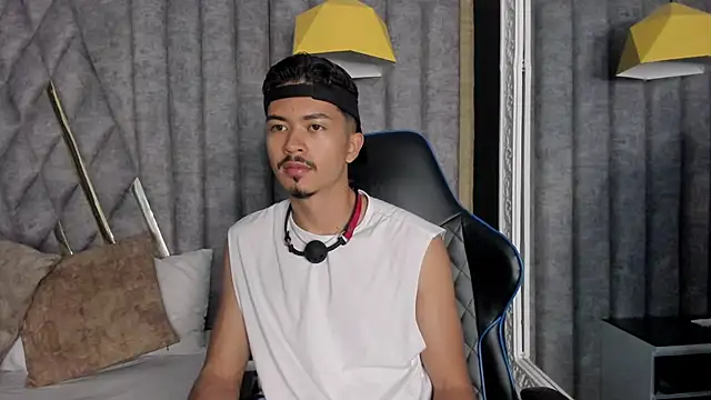 Snapshot of NicolaiKarav chatting on 12.02.25 NicolaiKarav online show from 12.02.25