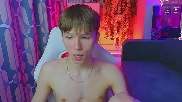 cuMte boy online show from 04.24.26