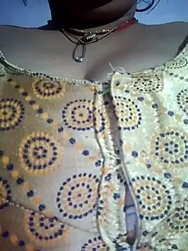 Snapshot of Pariraja_hot chatting on 12.18.25 Pariraja hot online show from 12.18.25