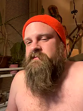 Snapshot of cubflower chatting on 11.21.25 cubflower online show from 11.21.25