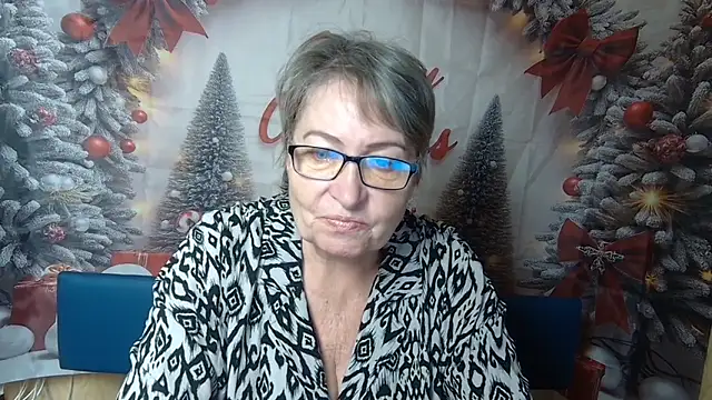 Snapshot of OlgaLuck chatting on 12.22.25 OlgaLuck online show from 12.22.25