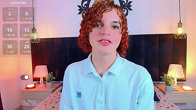 Snapshot of Skyee_angel chatting on 06.12.26 Skyee angel online show from 06.12.26