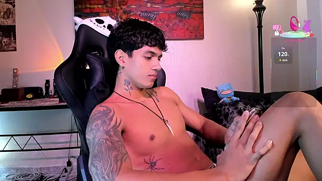 Snapshot of aress_damon chatting on 02.08.26 aress damon online show from 02.08.26