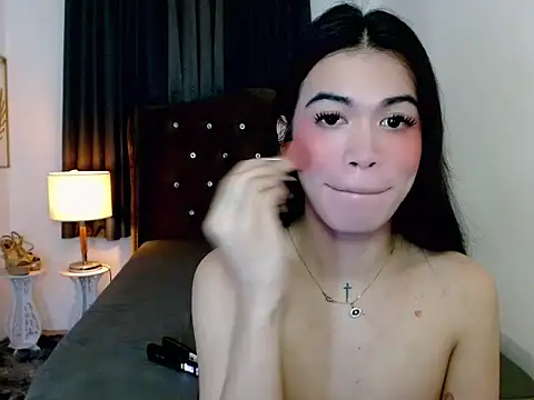 hollyyumiloove online show from 12.19.25