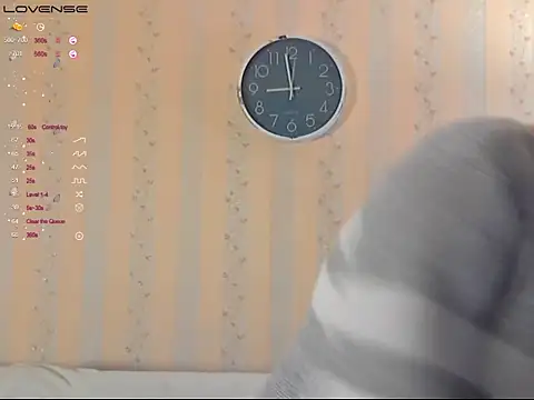 Snapshot of LustfulSarah chatting on 09.26.25 LustfulSarah online show from 09.26.25