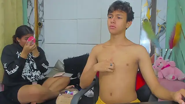 Snapshot of PrincesANDdark chatting on 01.06.26 PrincesANDdark online show from 01.06.26