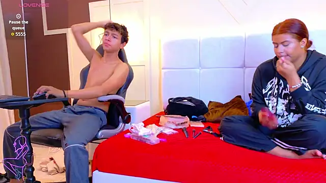 Snapshot of PrincesANDdark chatting on 01.17.26 PrincesANDdark online show from 01.17.26