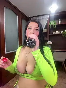 VictoriaHenao online show from 05.08.26