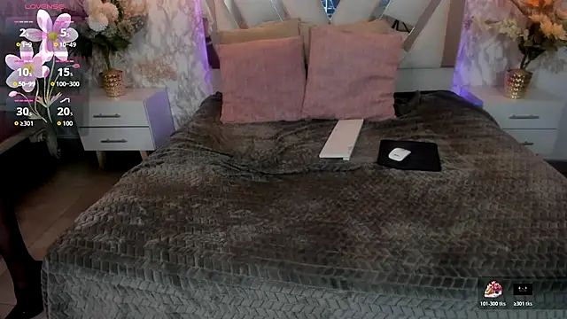 Snapshot of Mysterius_Woman chatting on 11.26.25 Mysterius Woman online show from 11.26.25