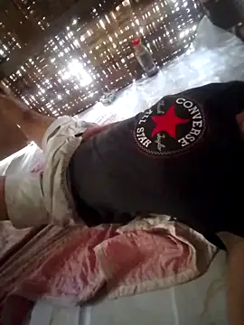 Snapshot of lovelycarla32 chatting on 11.26.25 lovelycarla32 online show from 11.26.25