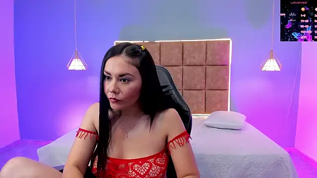 Natalia Saenz  online show from 05.09.26