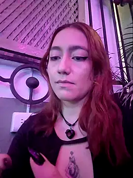 Snapshot of Eveeelyn25 chatting on 12.20.25 Eveeelyn25 online show from 12.20.25